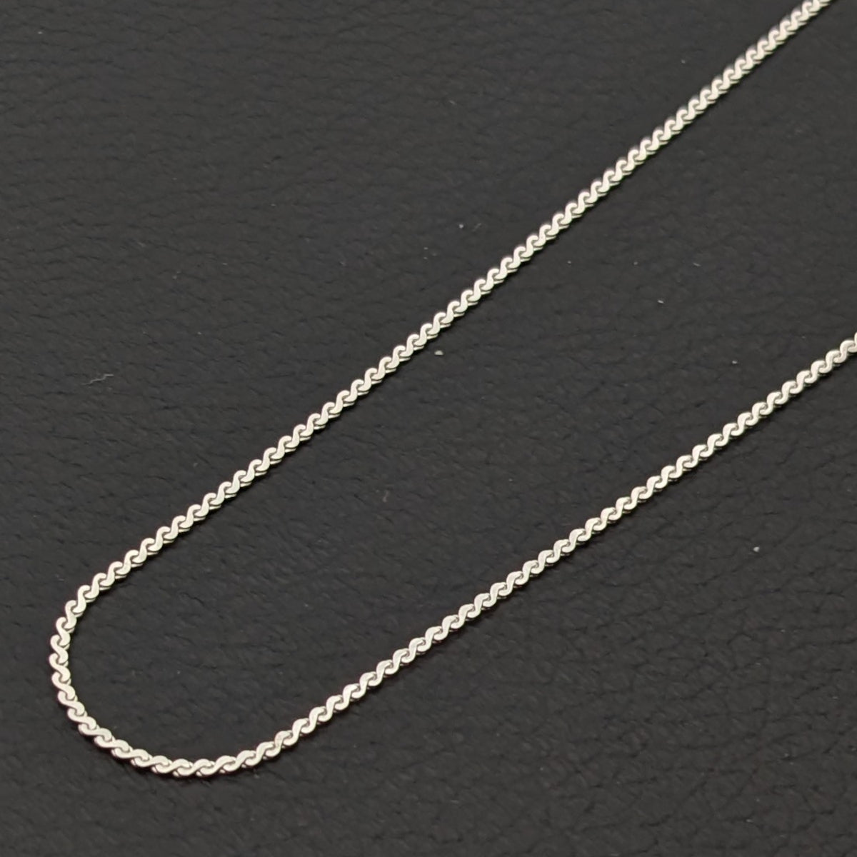 ヴィンテージ イタリアンシルバー925 サーペンタインチェーン ネックレス 2.0g