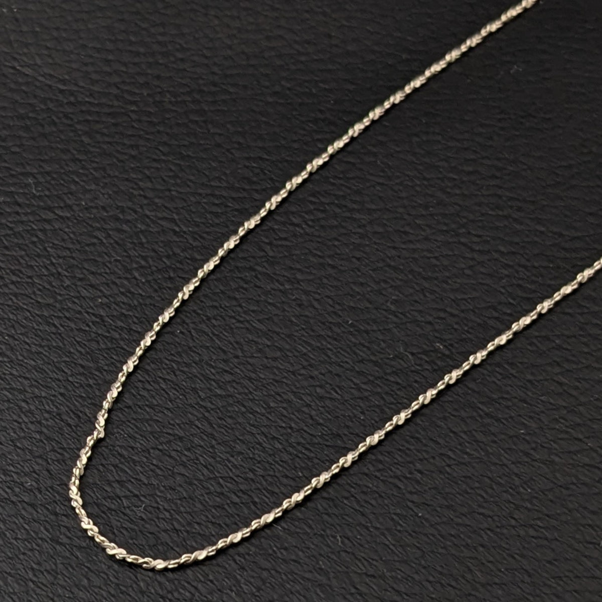 ヴィンテージ イタリアンシルバー925 ツイストチェーン ネックレス2.3g