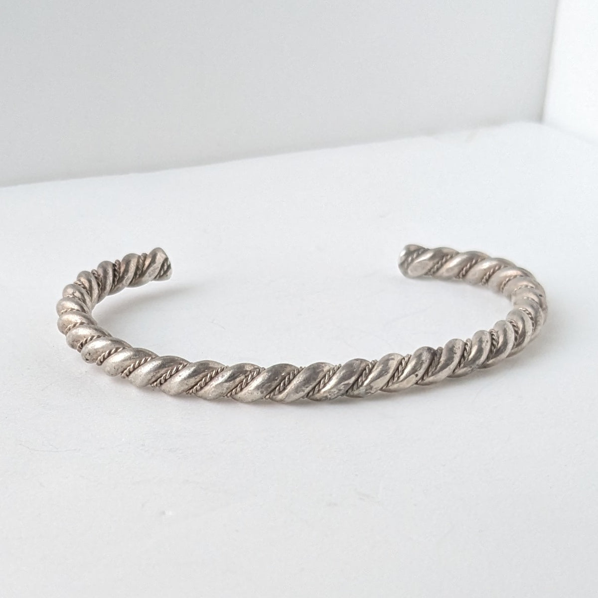 ヴィンテージ シルバー925 ナバホ ツイステッドワイヤー バングル 19.2g / Vintage Navajo Sterling Silver Twisted Wire Cuff